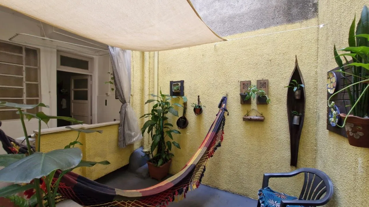 Imagem Apartamento no Menino Deus com 2 dormitórios e dependência de empregada com banheiro