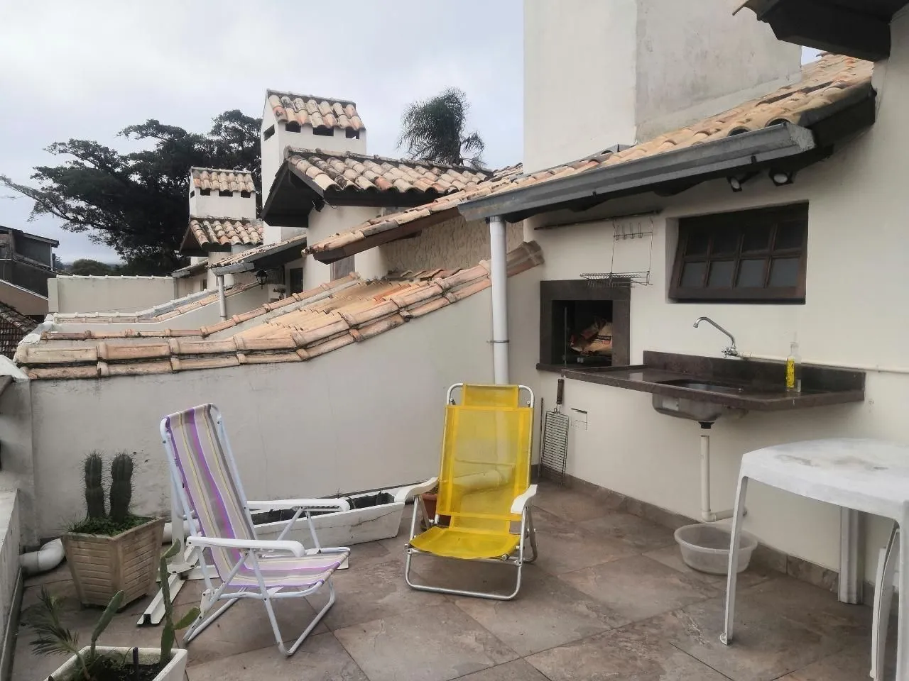 Imagem Casa de Condomínio com 3 dormitórios e 2 vagas em Ipanema