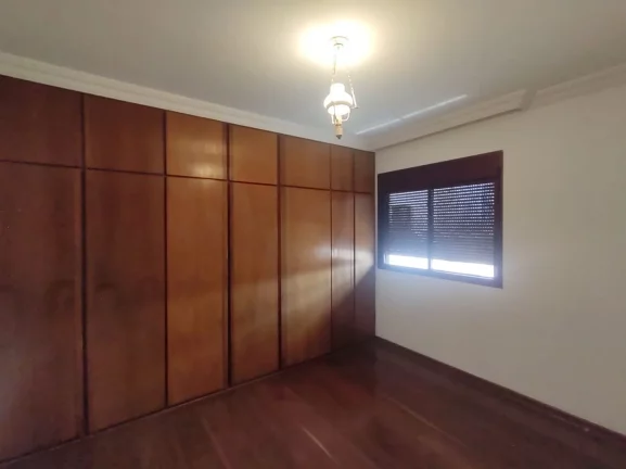 Imagem Apartamento Centro PiracicabaCom 150 m² o imóvel conta com sala para 2 ambientes com sacada ,lavab...
