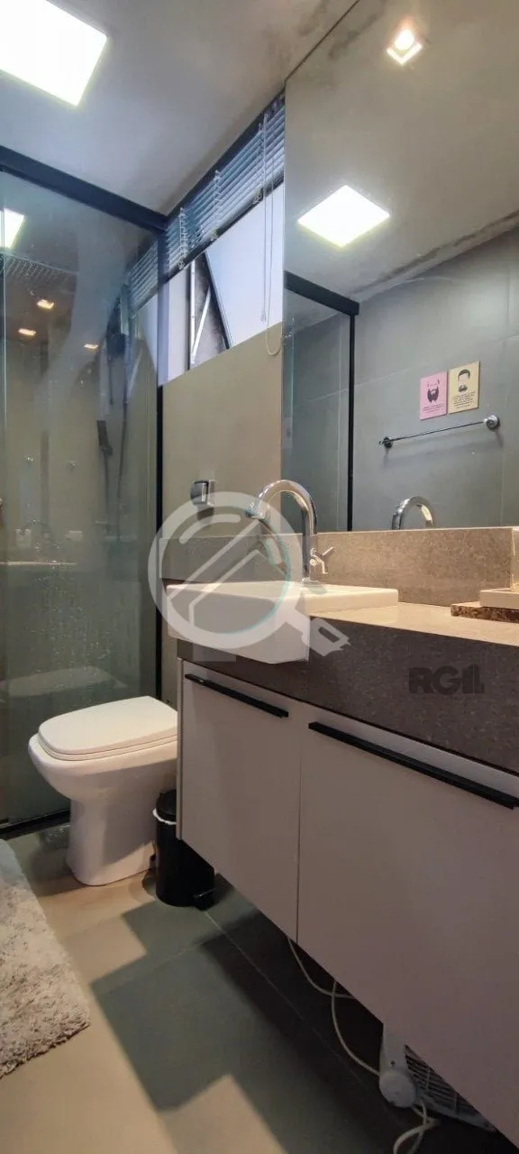 Imagem Apartamento com 1 dormitório cheio de charme e requinte a venda no bairro Menino Deus. São 44m² p...