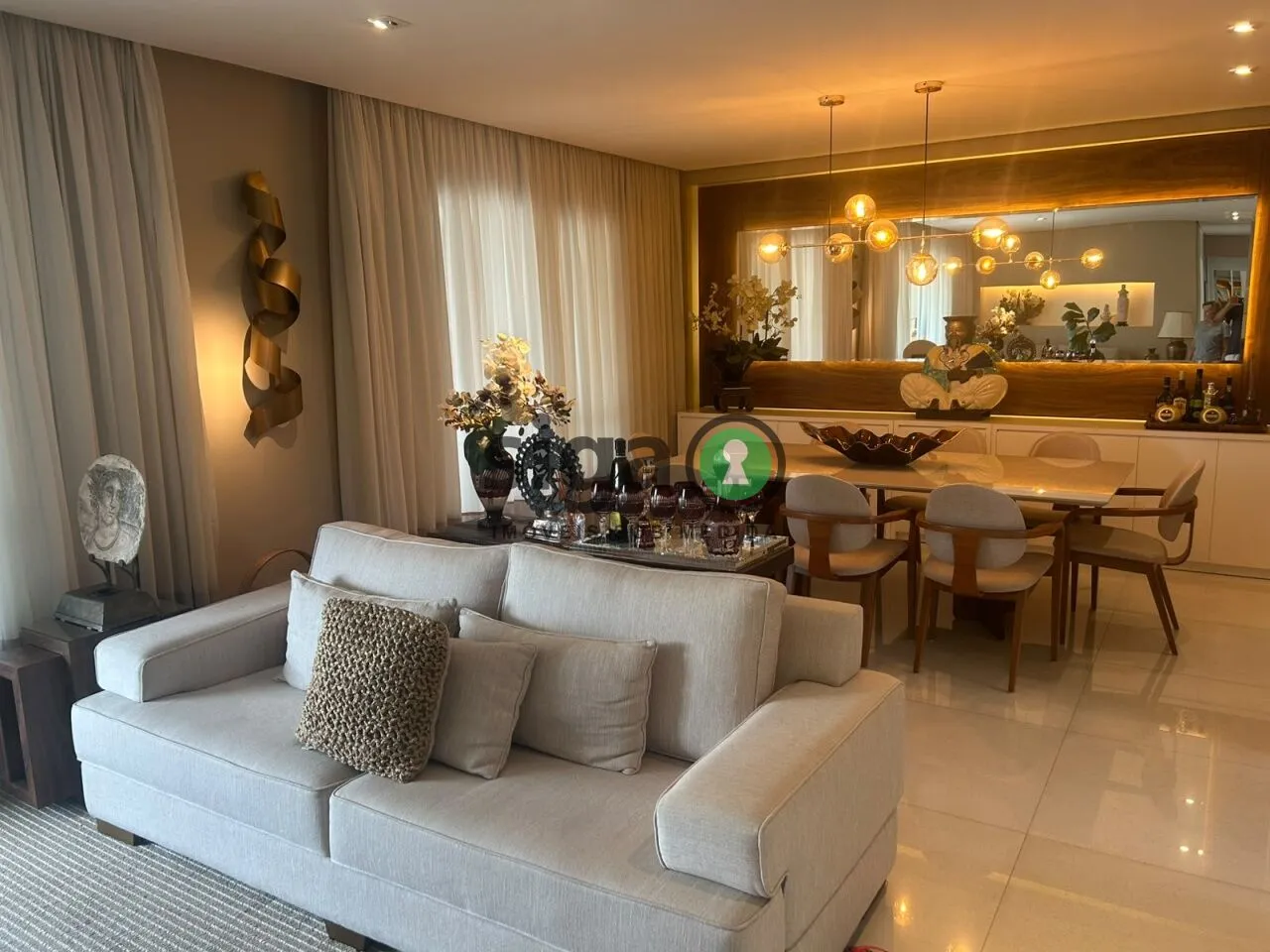 Foto do imóvel Apartamento á Venda com 200 m2, 4 dormitórios e 3 vagas, no Panamby