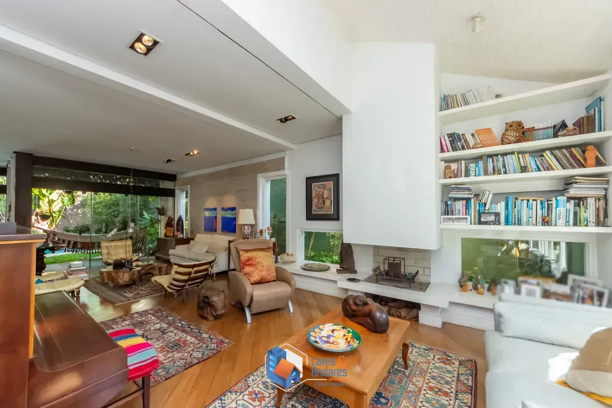 Imagem Casa para venda em Jardim dos Estados com 4 quartos, sendo 2 suítes, 389m²
