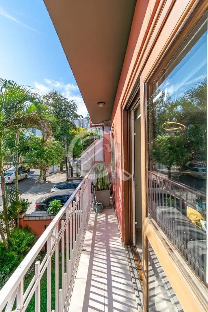 Imagem Cobertura Duplex localizada a 350m da Praça da Encol, no primeiro pavimento possui sala de estar co...