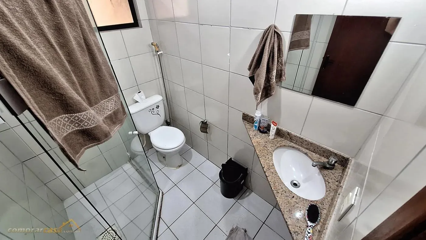 Imagem Casa em Condomínio para Venda em Cabo Frio / RJ no bairro Palmeiras
