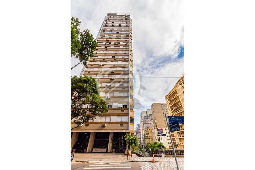 Imagem Apartamento com 109 metros de área privativa, 3 dormitórios, Suíte: Ampla suíte com closet, bene...