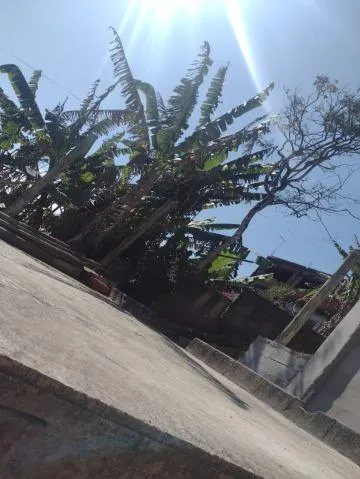Imagem VENDA DE CASA NO TUPÃ ARUJÁ/SP, com 370m² sendo 2 casas, 03 dormitórios, sala, 02 cozinhas, 02 banheiros, área de lazer c/ churrasqueira. CONSULTE-NOS
