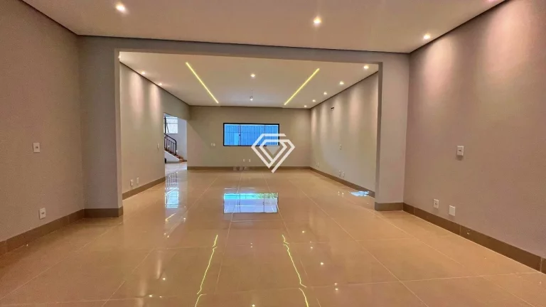 Imagem Sobrado 4 Quartos, 378 m² c/ Lazer à Venda na 106 Norte