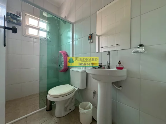 Imagem Imperdível! Casa em condomínio à venda em Caraguatatuba-SP, no bairro Prainha: 2 quartos, 2 suítes, 1 sala, 3 banheiros, 1 vaga, 72m²