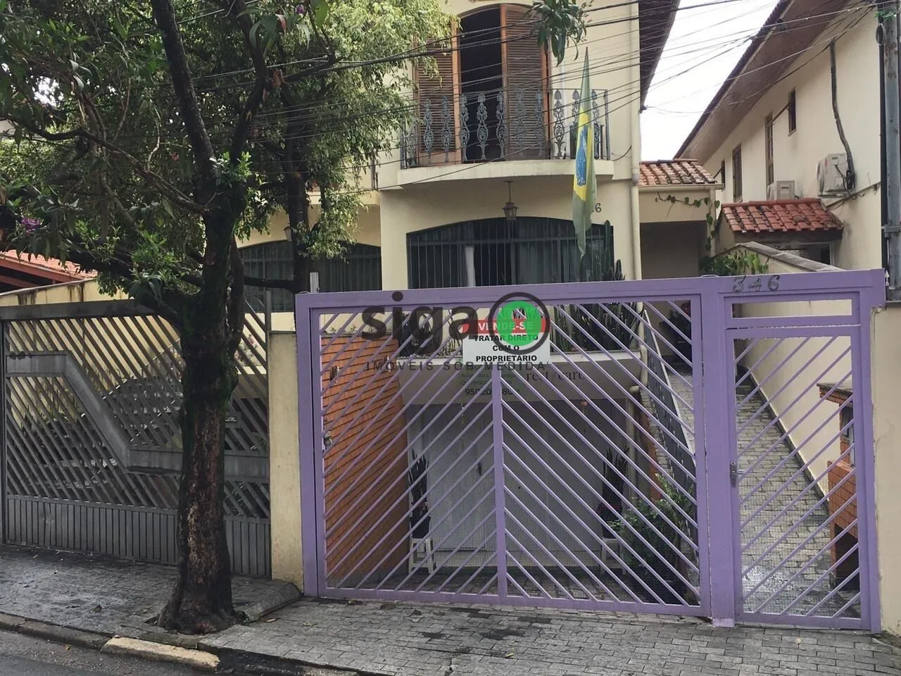 Foto do imóvel Casa Espaçosa com 5 Dormitórios e Quintal Próxima ao Metrô Vila Sônia.
