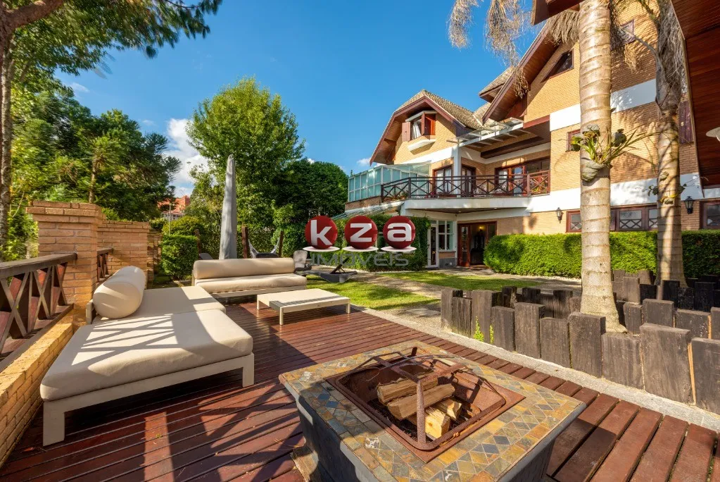 Foto do imóvel Imperdível: Casa de luxo à venda em Campos do Jordão-SP, bairro Manancial, 5 quartos, 5 suítes, 3 salas, 6 banheiros, 4 vagas, 650m²