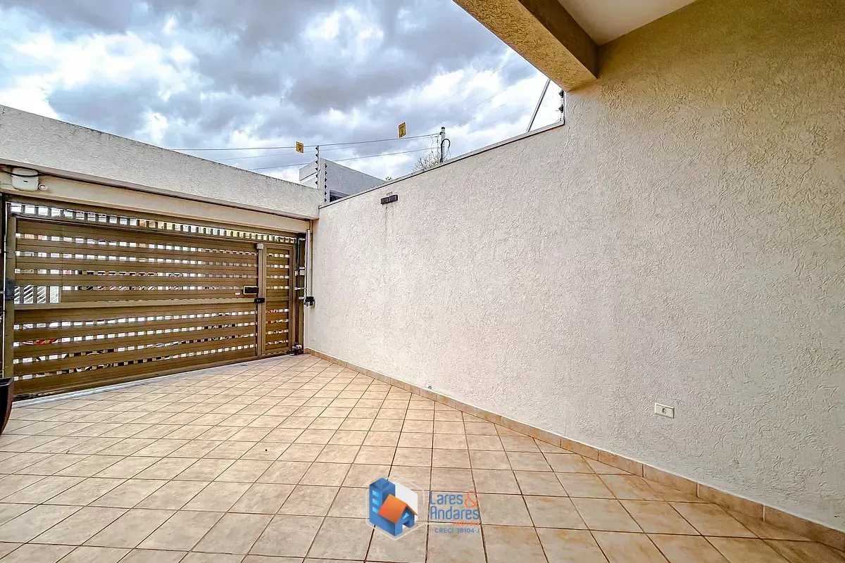 Imagem Casa para venda em Penha de França com 4 quartos, sendo 4 suítes, 212m²