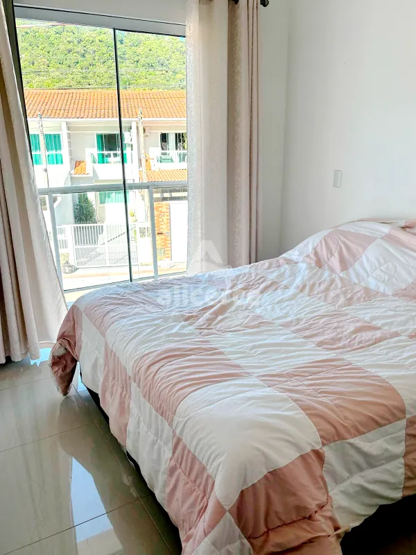 Imagem Sobrado à venda com 3 quartos 1 suíte, 78m² em Potecas São José