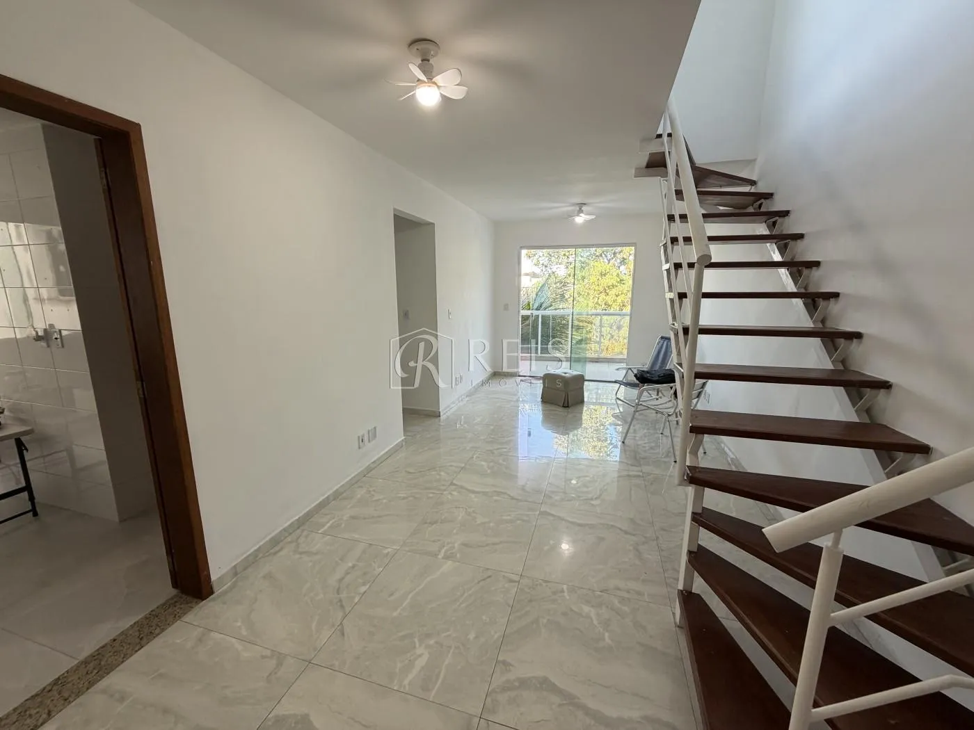 Foto do imóvel Apartamento para Venda em Rio das Ostras, Recreio, 3 dormitórios, 2 suítes, 3 banheiros, 1 vaga em Rua Bom Jesus do Itabapoana, 345 - Recreio, Rio das Ostras - RJ