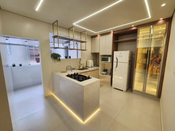Imagem Excelente apartamento totalmente reformado na Ponta da Praia!