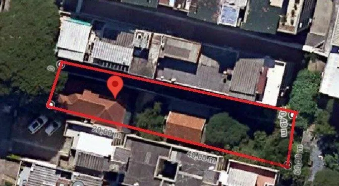Imagem Terreno amplo com 8,80m²x63,50m² de área total, excelente localização no Bairro Petrópolis