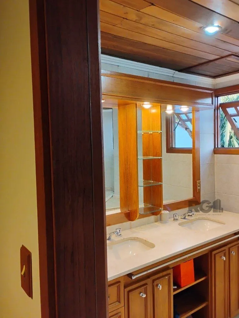 Imagem Casa em condomínio de 166m², 3 suítes 1 vaga do bairro Jardim Isabel