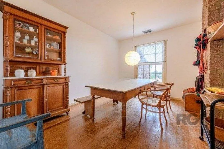 Imagem Casa com 3 dormitórios, 153 m² no bairro Vila Conceição, zona sul de Porto Alegre/RS.