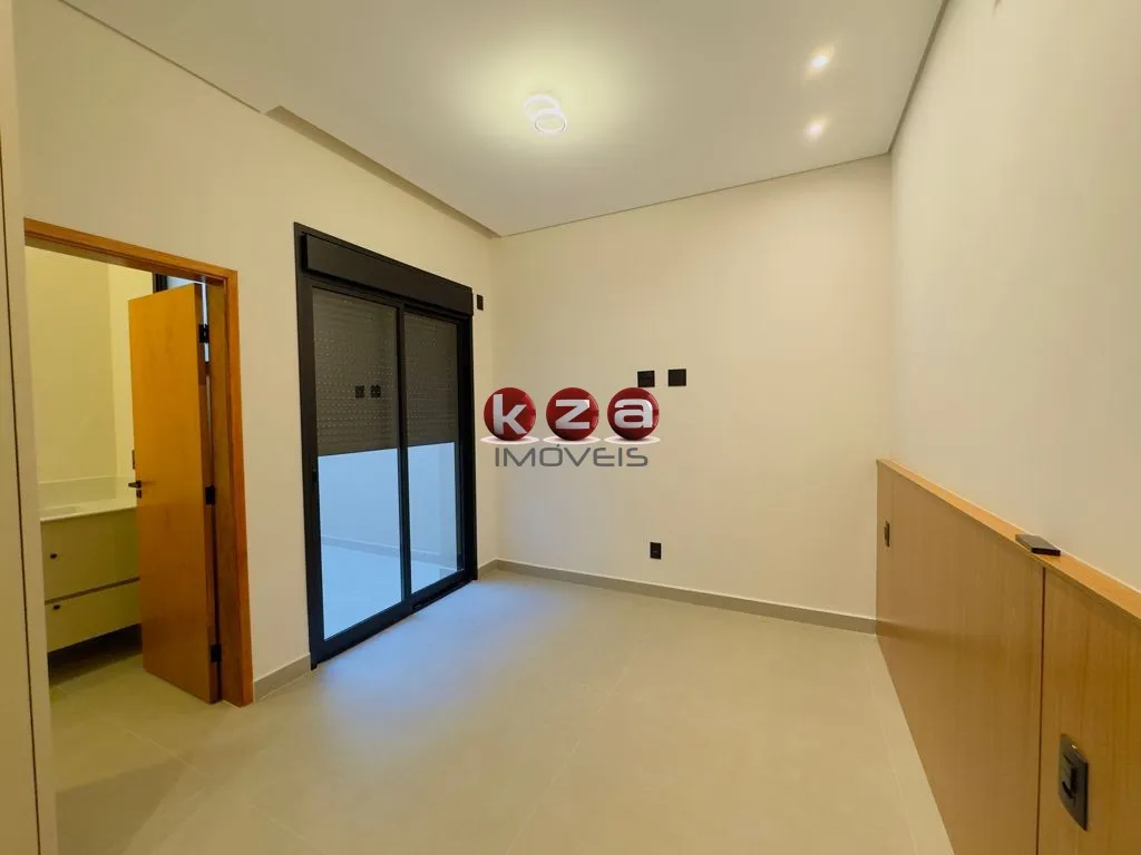 Imagem Venda de Casa em Condomínio de Luxo em Valinhos-SP, 3 Suítes, 2 Salas, 5 Banheiros, 2 Vagas, 180m²!