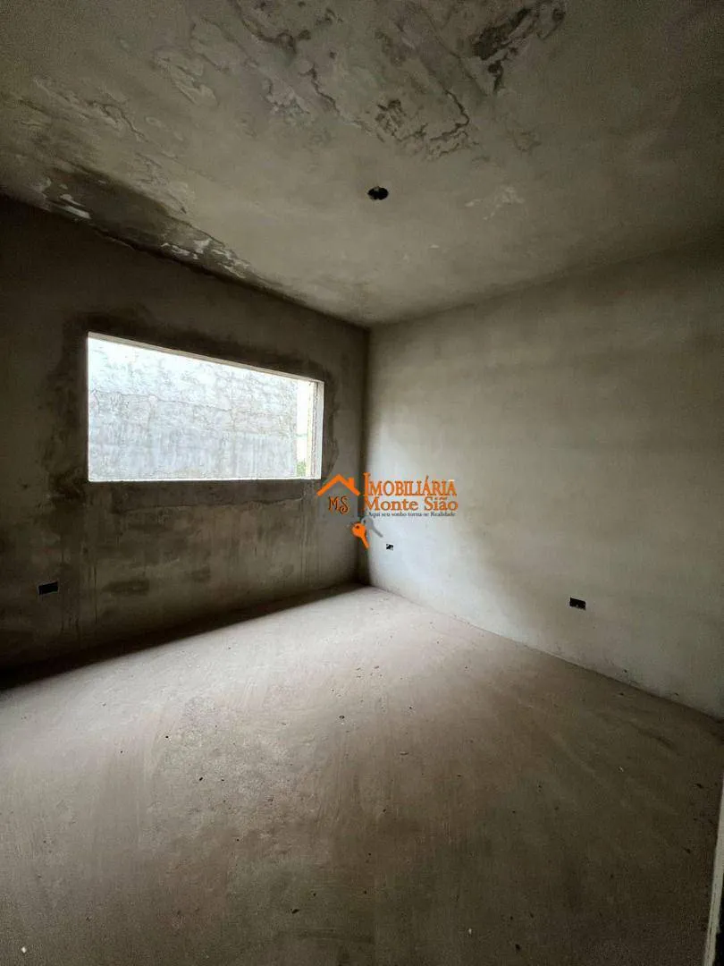 Imagem Casa com 4 dormitórios à venda, 400 m² por R$ 660.000,00 - Cidade Soberana - Guarulhos/SP