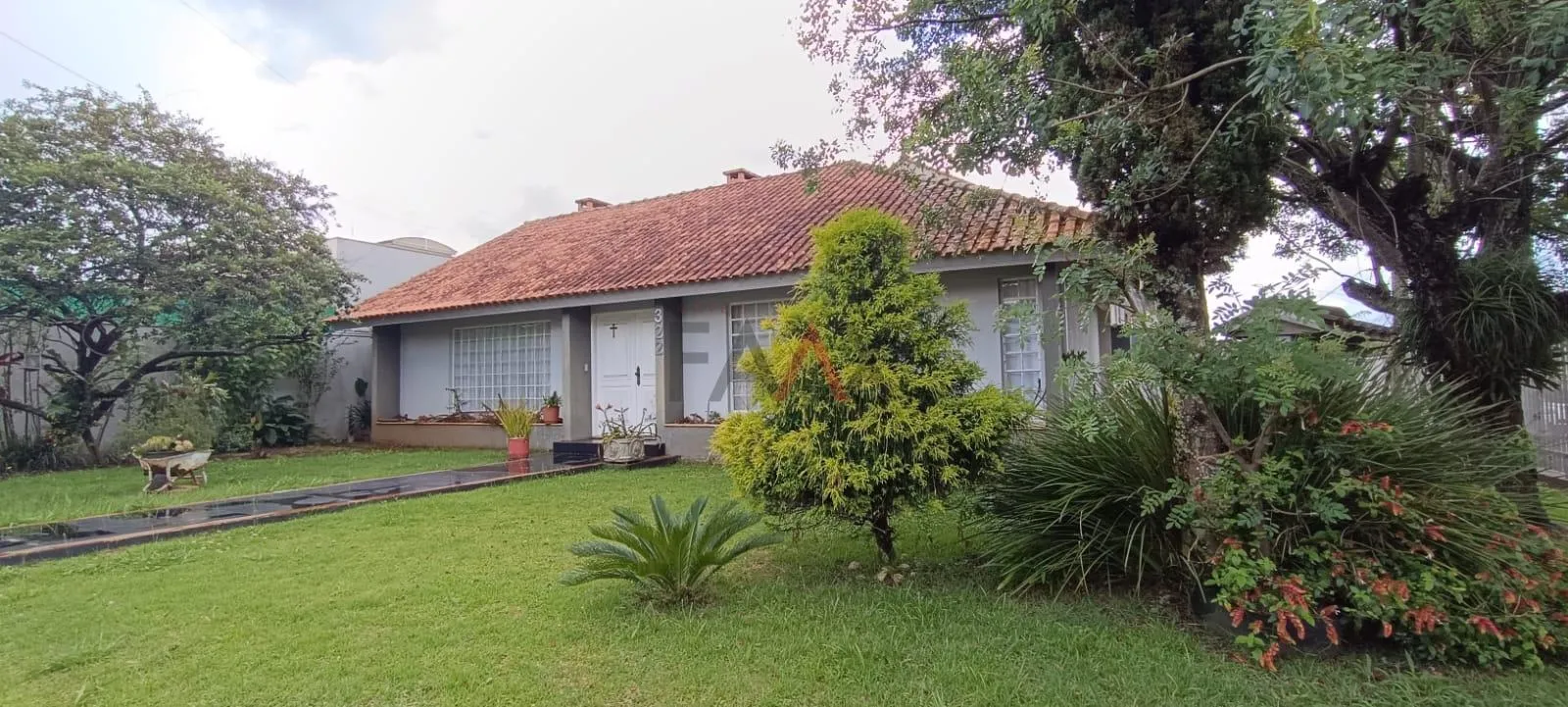 Foto do imóvel Triplex para locação no Bonsucesso em Guarapuava com 5 Dormitórios
