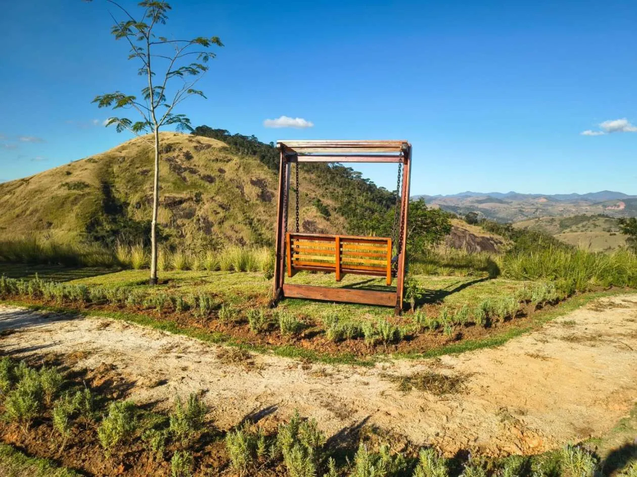 Imagem Terreno em Condomínio para Venda em Três Rios / RJ no bairro Nova Niterói