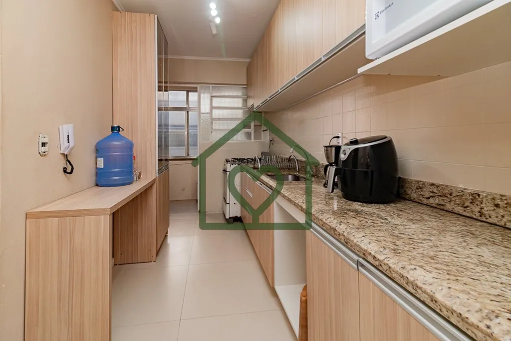 Imagem Apartamento térreo, reformado, de 70m² com 2 dormitórios, 1 banheiro, cozinha, lavanderia individ...