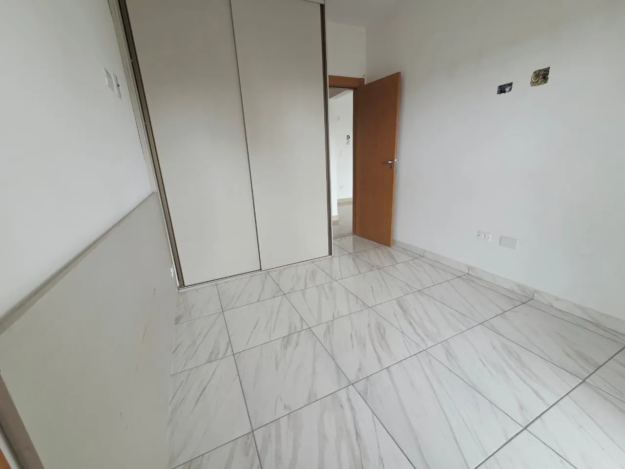 Imagem Apartamento para Venda em Praia Grande, Guilhermina, 2 dormitórios, 2 suítes, 1 banheiro, 1 vaga