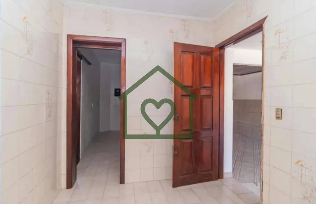 Imagem Para quem busca uma casa espaçosa, com estrutura de construção muito sólida e excelente distribu...