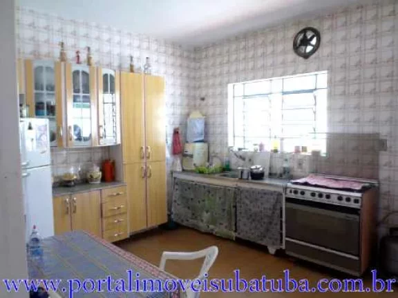 Imagem AT: 480m2 - AC: Aprox: 200 m2 - Esquina - 600 mts da Praia.