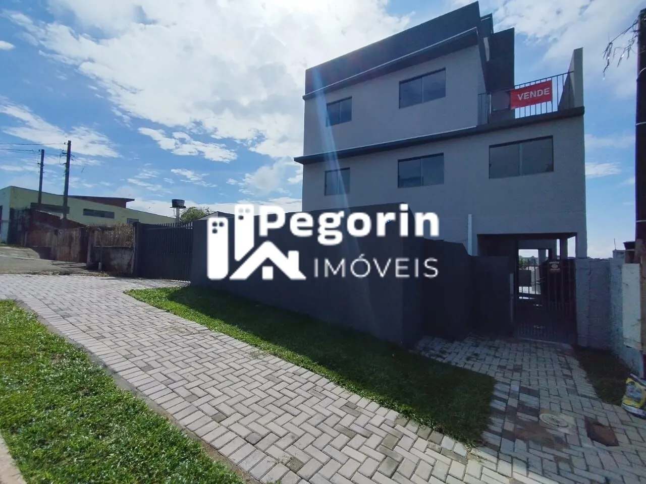 Apartamento Térreo em Roça Grande em Rua Rio São Francisco