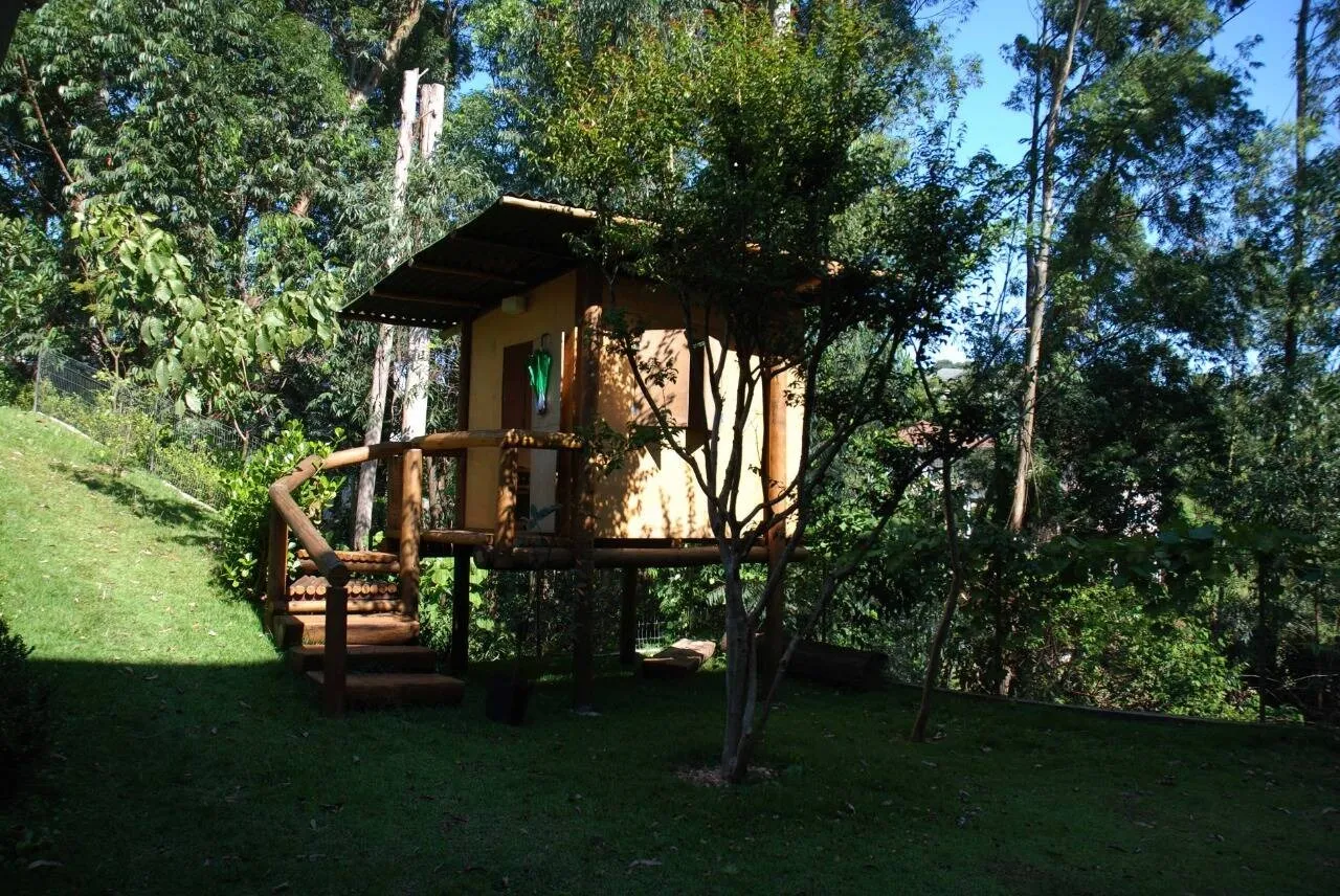 Imagem Casa Espetacular em Tamboré - 4 Suítes, Piscina, Sauna e 7 Vagas de Garagem com Vista Permanente para Área Verde