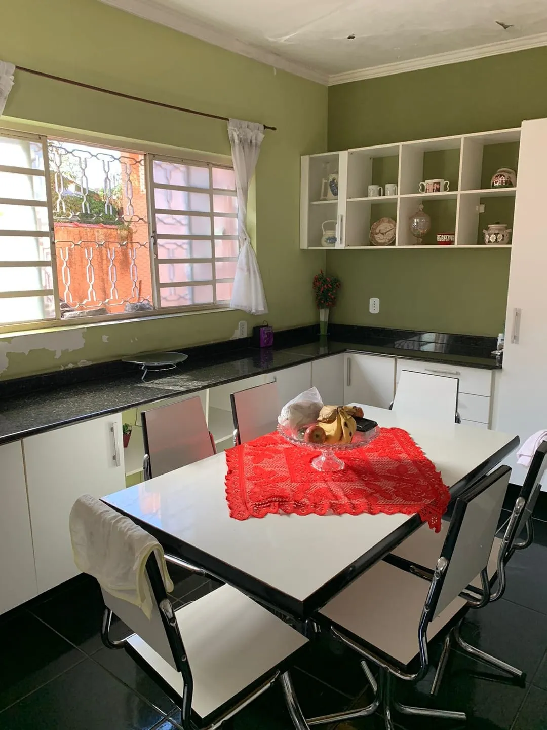 Imagem Casa à venda 3 Quartos, 1 Suite, 8 Vagas, São Benedito, Pindamonhangaba - SP