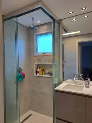 Imagem Apartamento reformado por arquiteto com 57m², sendo, 2 dormitórios, 1 banheiro, sala com varanda i...