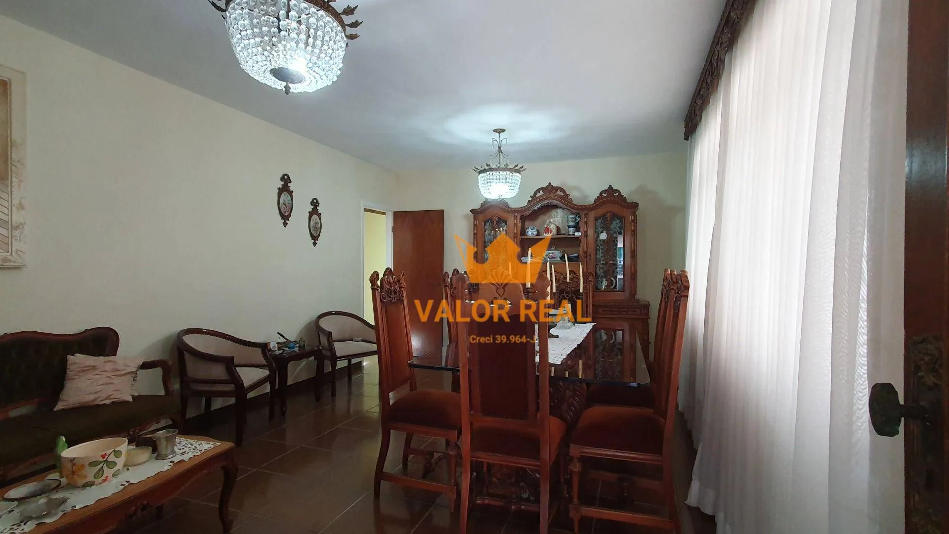 Imagem Casa Pque Colégio, Perfil Comercial, 265 m2 - 4 dorm. 5 vagas, 1.3 Milhões. Aceita permuta e financiamento