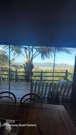 Imagem Casa Rústica em Garopaba-SC: 3 Suítes, Vista Panorâmica, Jacuzzi e 3000m² de Terreno