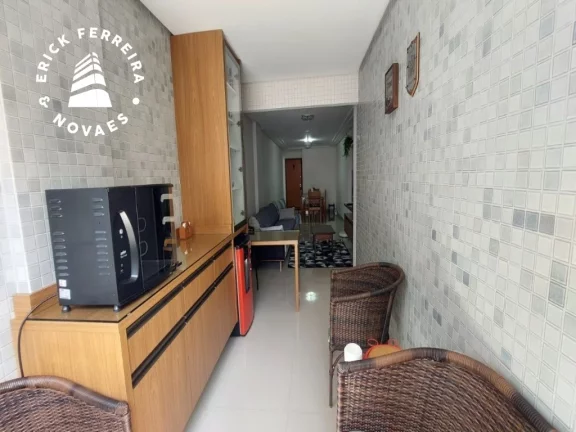 Imagem 3 quartos sendo uma suíte com varanda duas vagas de garagem no Centro de Guarapari a 150 metros da orla da Praia das Castanheiras