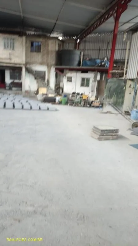 Imagem Galpão para Locação em SÃO JOÃO DE MERITI, Centro, 1 banheiro