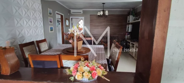 Imagem Casa à Venda 4 Quartos 2 Suítes 180m² - Centro SJC