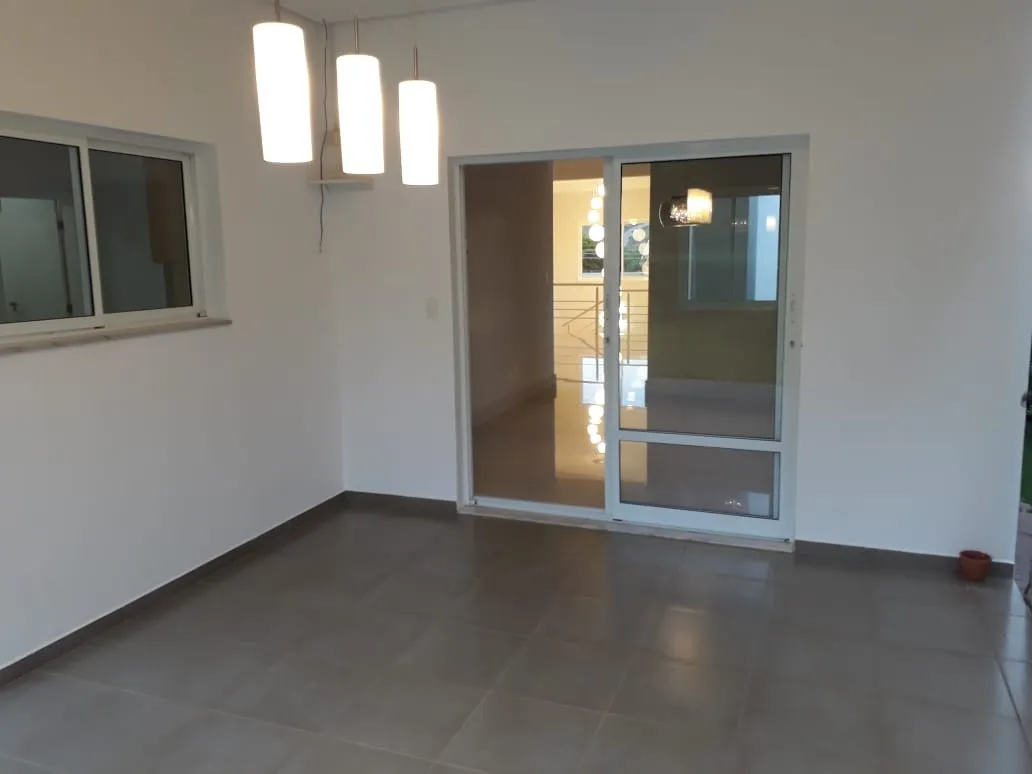 Imagem Casa Dupla Localizada no Condomínio Santo Antônio l