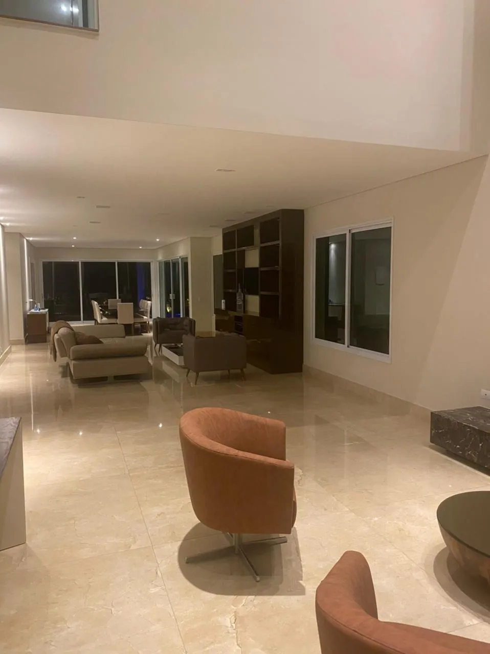 Imagem Casa em condomínio à venda no Alphaville 11 com 4 suítes.