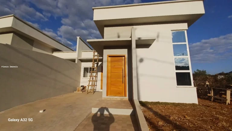 Imagem Casa Geminada para Venda em Concórdia, Vila Jacob Biezus, 2 dormitórios, 1 suíte, 1 banheiro, 1 vaga