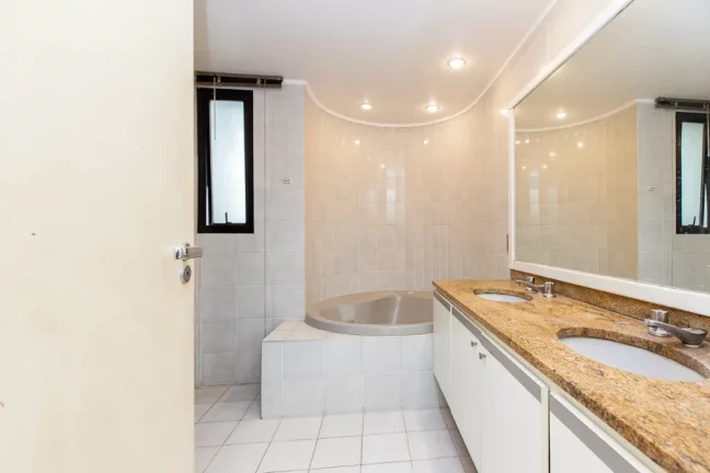 Imagem Apartamento à venda em São Paulo, Moema, com 4 quartos, 200m2