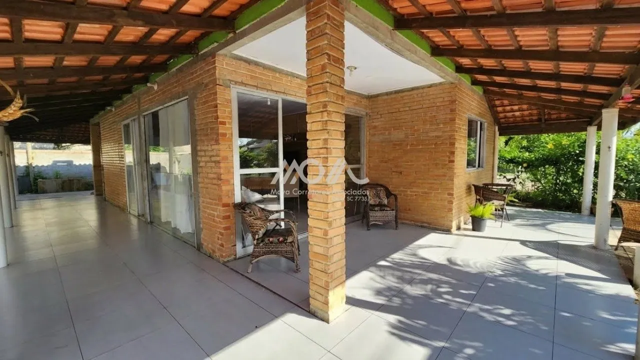 Imagem Casa localizada no Balneário Brandalize, no Bairro Pontal do Norte.

O imóvel possui 3 dormitório...