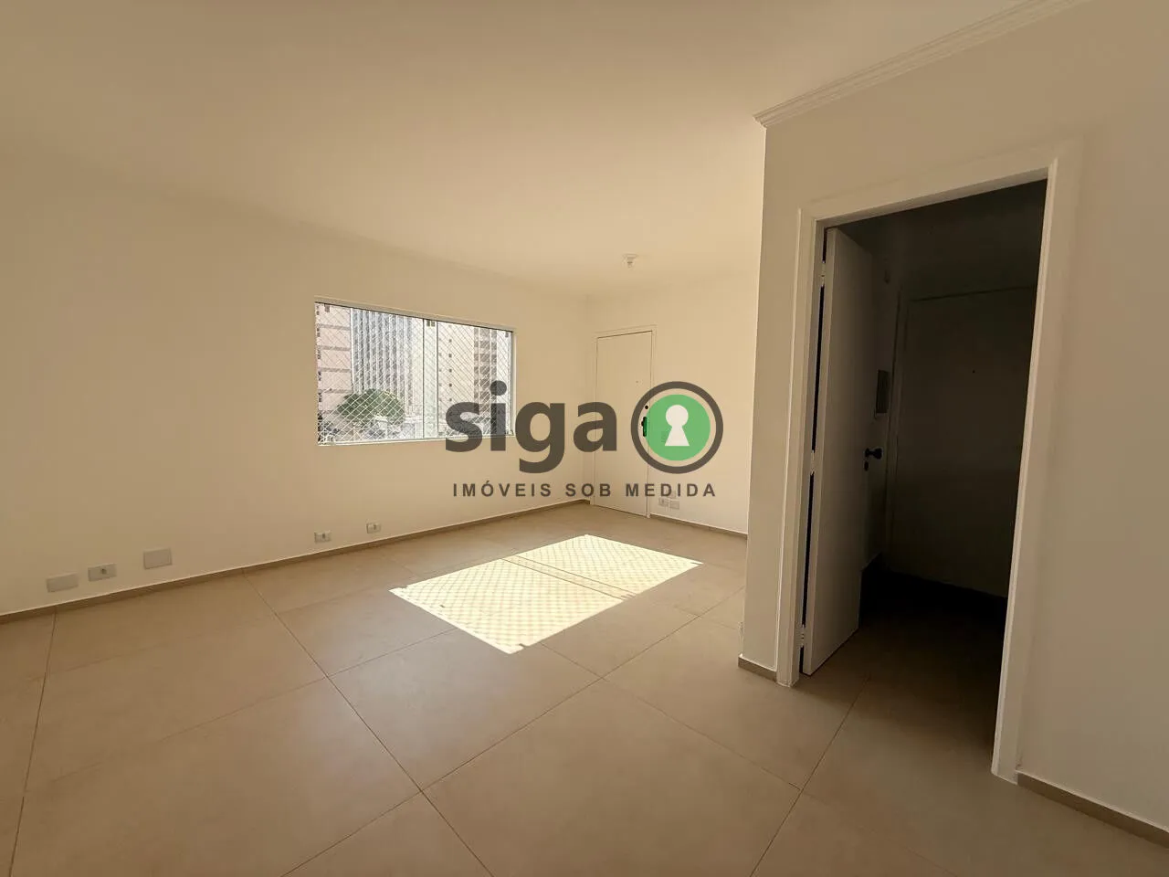 Imagem Apartamento Reformado com 3 Dormitórios e Suíte na Vila Olímpia.