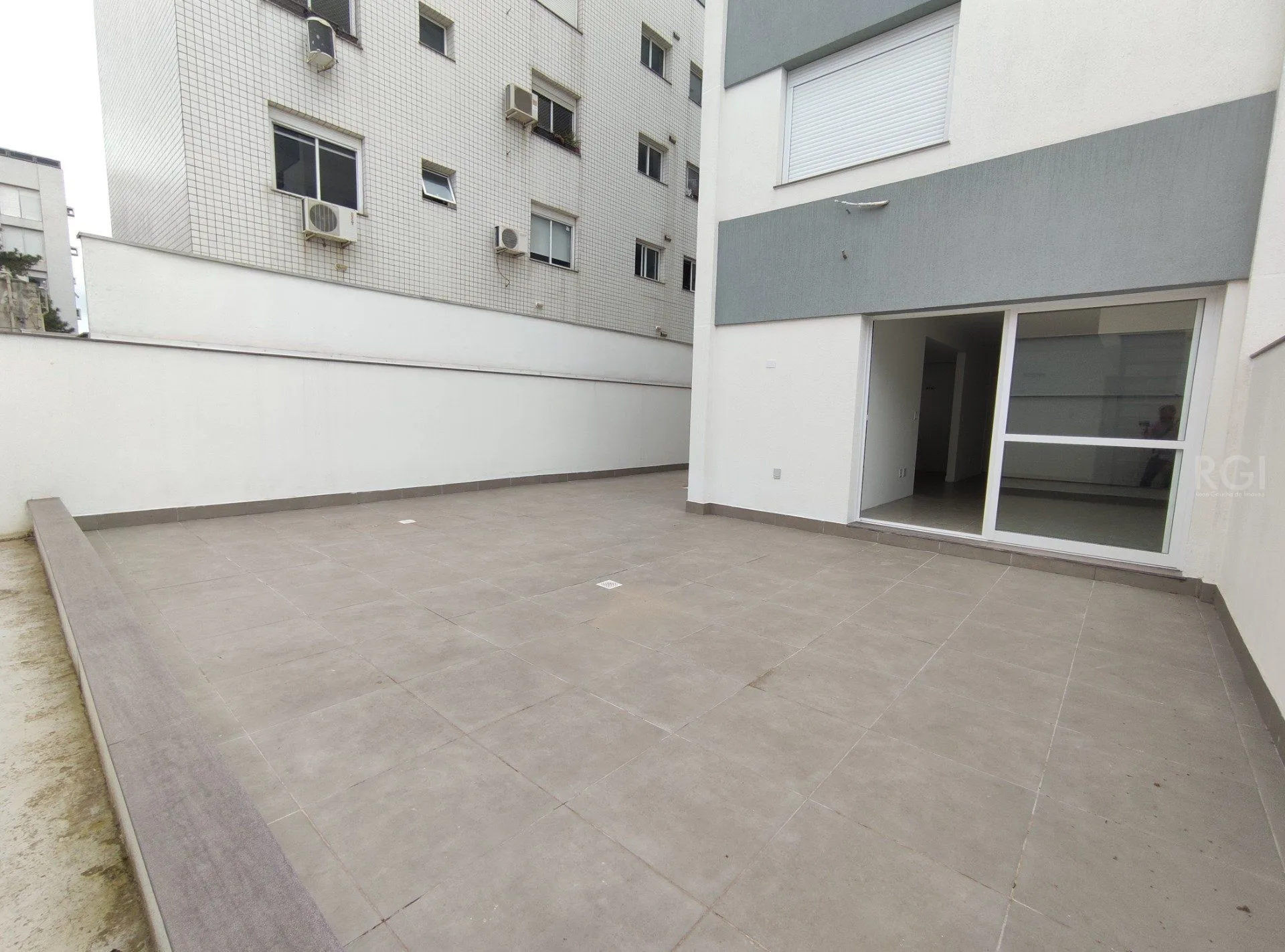 Imagem Duplex para Venda - 179.08m², 2 dormitórios, sendo 2 suites, 2 vagas - Petrópolis