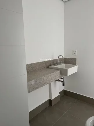 Imagem Apartamento à venda em Moema, São Paulo-SP: 1 quarto, 1 banheiro, 1 vaga de garagem, 45m² de área!