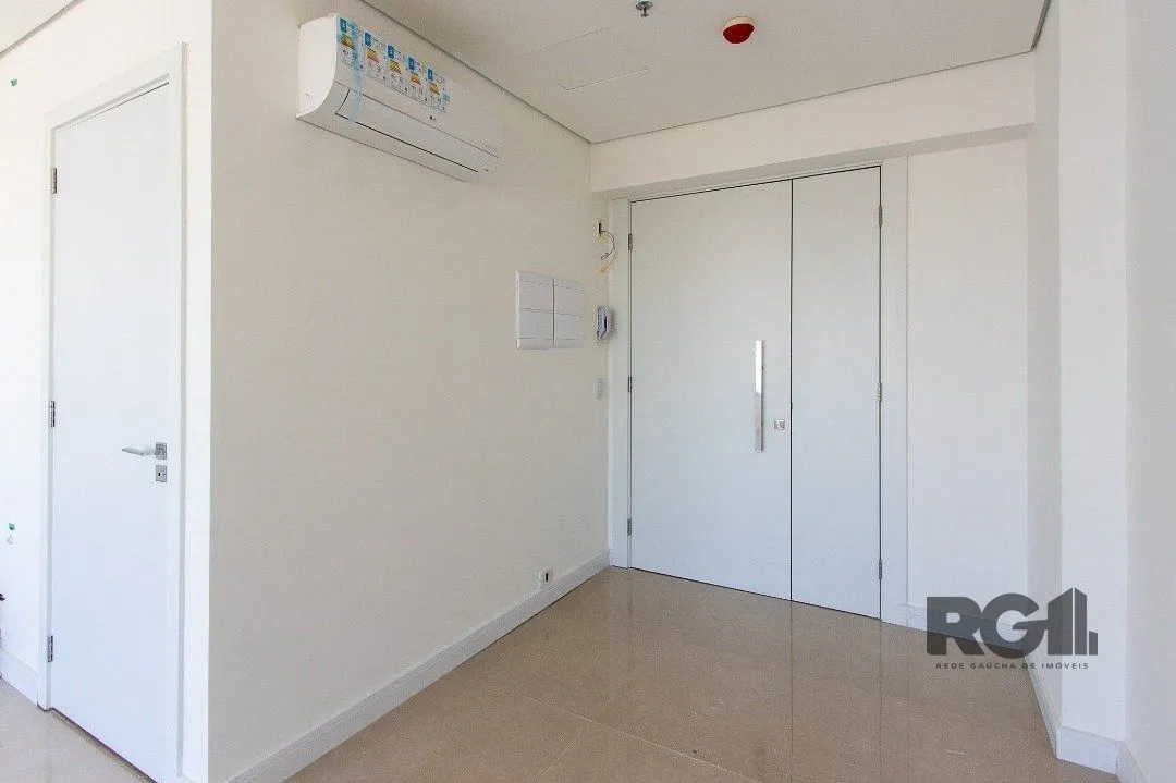 Imagem Sala comercial no Shopping Pontal | 28,69m2 Privativos | 20º andar