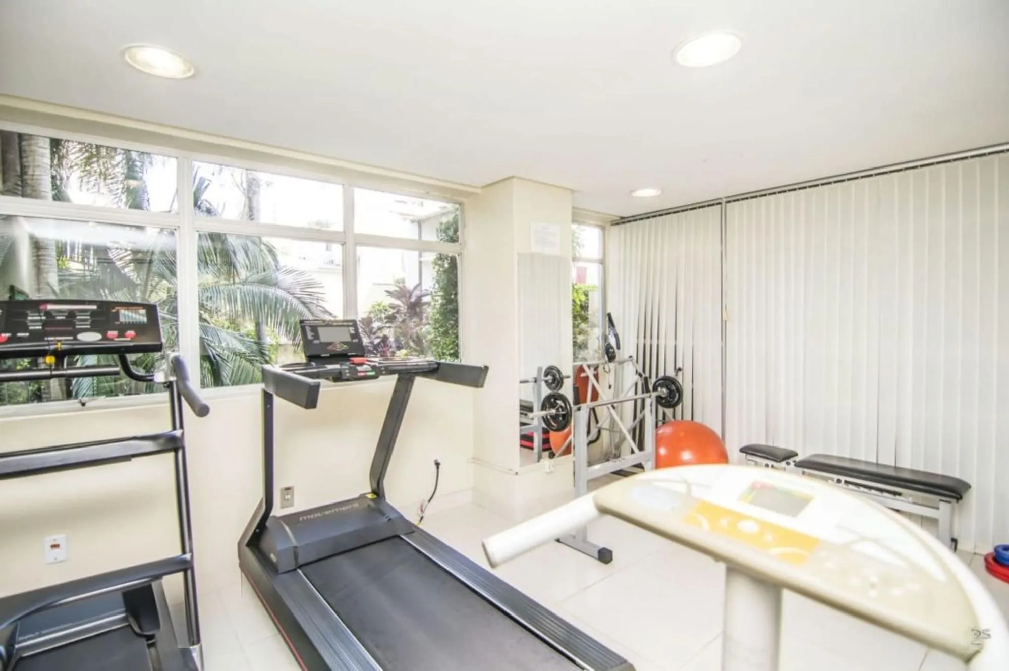 Imagem Apartamento de 3 dormitorios à venda em Higienópolis, Porto Alegre.