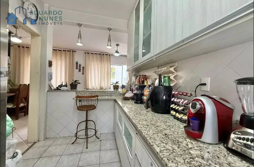 Imagem Apartamento com 3 Quartos, Suíte e 2 Vagas cabem 4 carros. Santo Antônio!!!