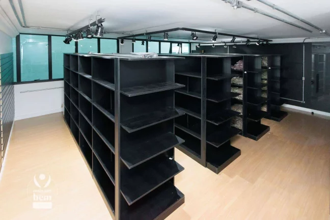 Imagem Ampla sala de 108 m² com mezanino, ótima localização à venda por R$ 790.000 - Centro - Curitiba/PR